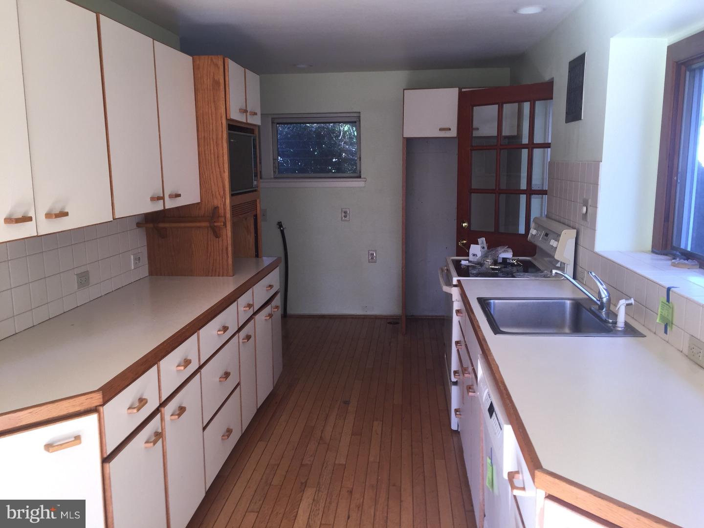 21 Home Road Hatboro, PA 19040 - Photo 8 of 25 Kitchen