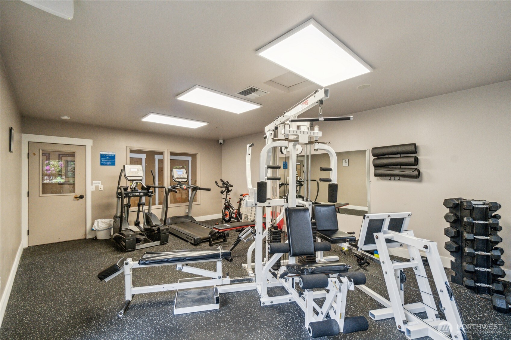 15150 140th Way Southeast, Unit T304 Renton, WA 98058 - Photo 23 of 30 a view of a livingroom with furniture and a window