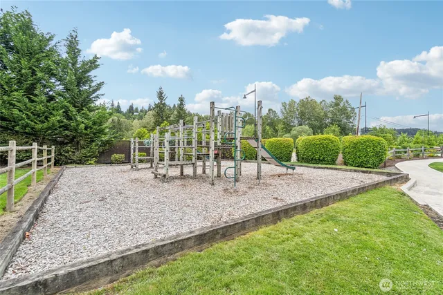 a view of a back yard of the house