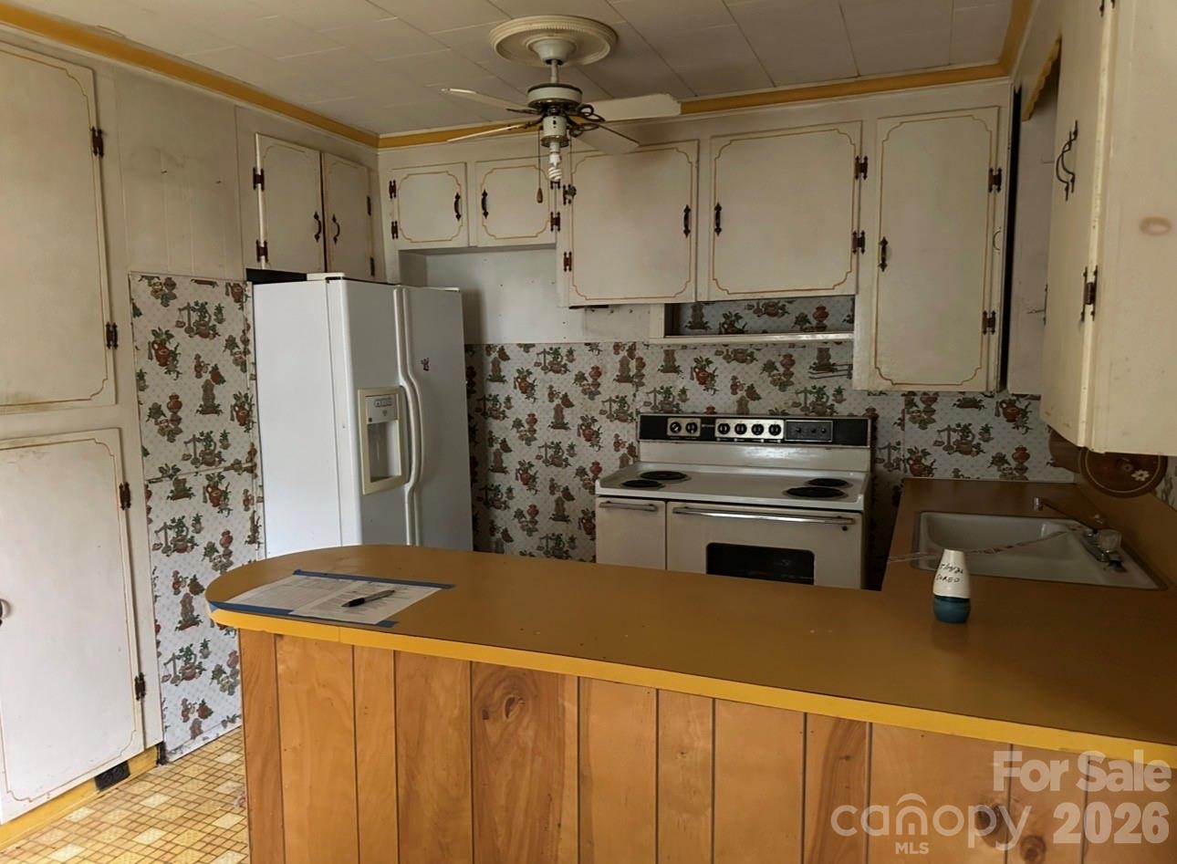 142 Reeves Lane Elkin, NC 28621 - Photo 2 of 12