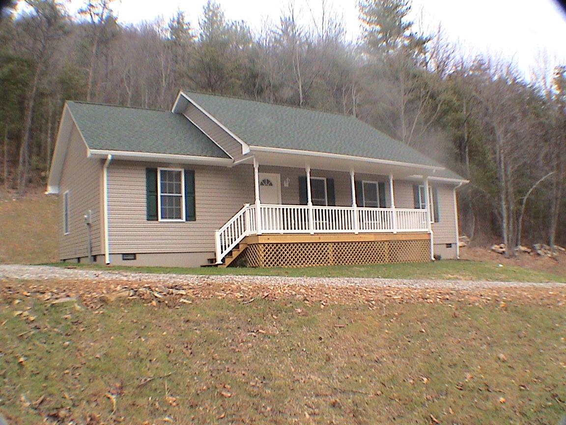 5521 Peaceful Valley Road New Castle, VA 24127 - Photo 2 of 7 House