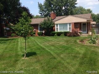 15630 Meadowbrook Road Redford, MI 48239 - Photo 1 of 27 Front view