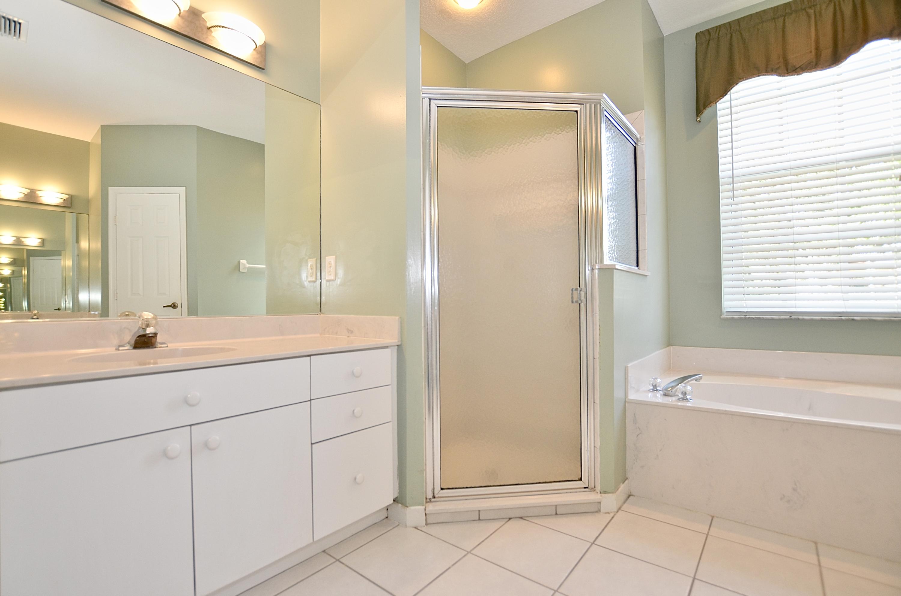 331 Southeast Fisk Road Port St. Lucie, FL 34984 - Photo 19 of 28 Master Bath