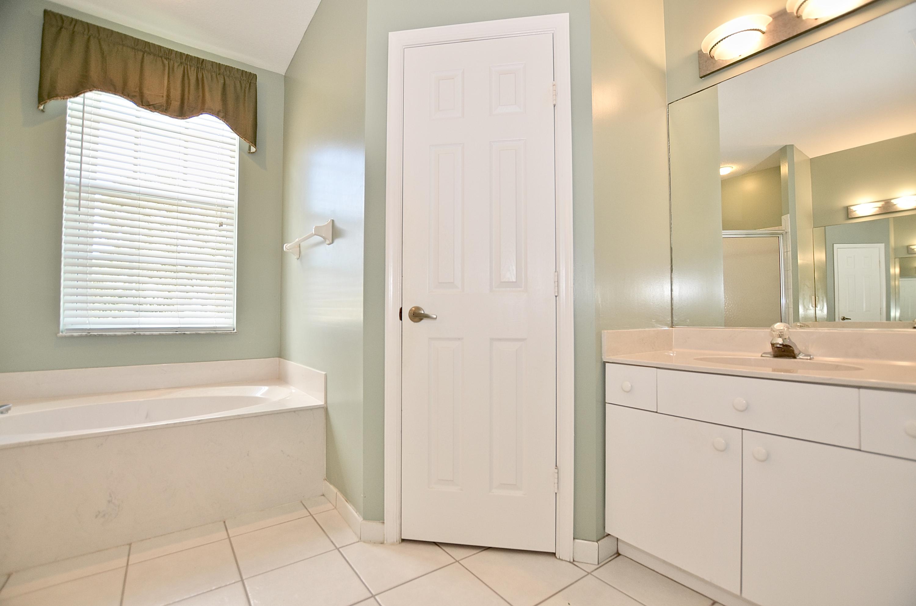 331 Southeast Fisk Road Port St. Lucie, FL 34984 - Photo 20 of 28 Master Bath