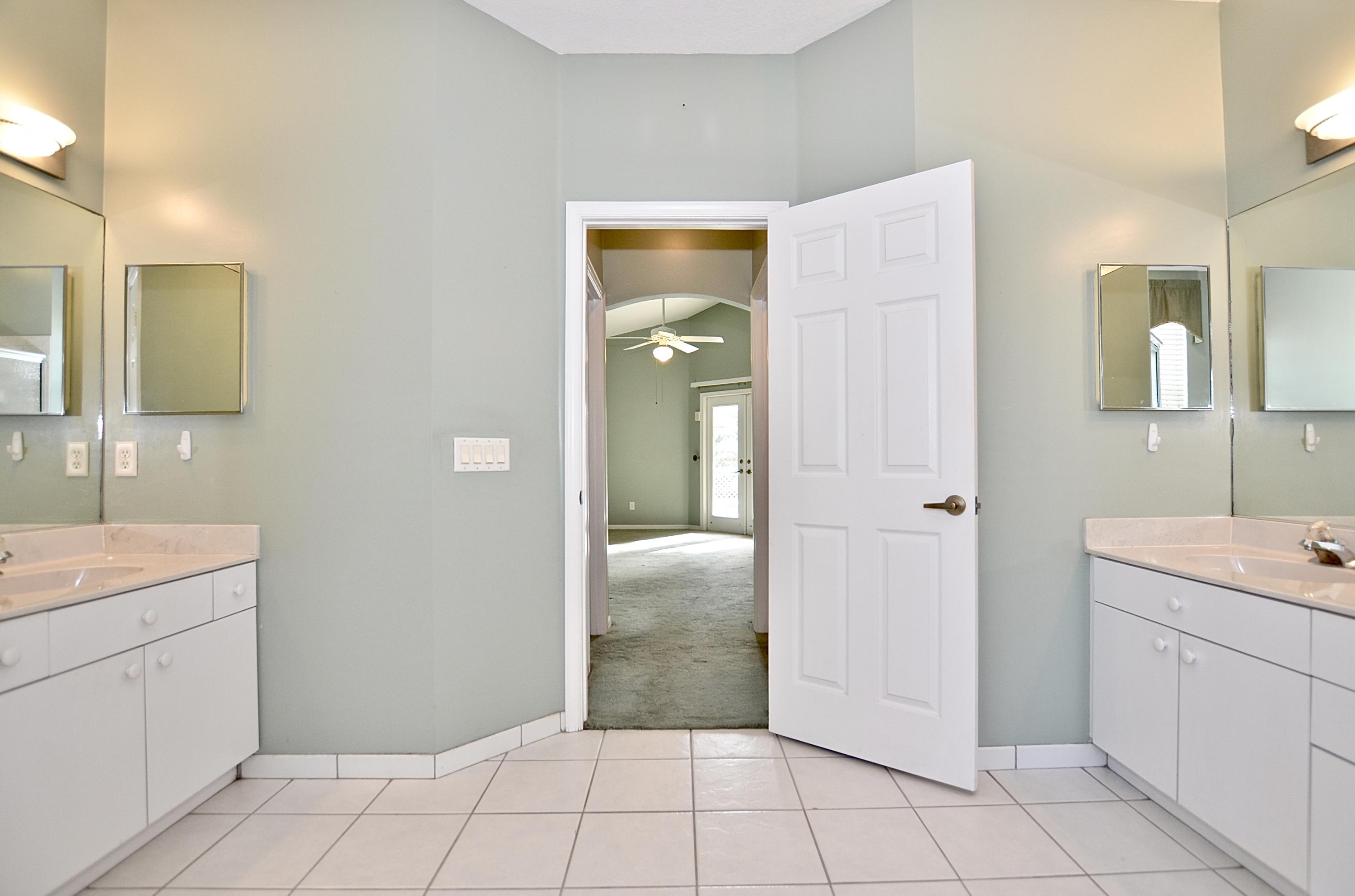 331 Southeast Fisk Road Port St. Lucie, FL 34984 - Photo 22 of 28 Master Bath
