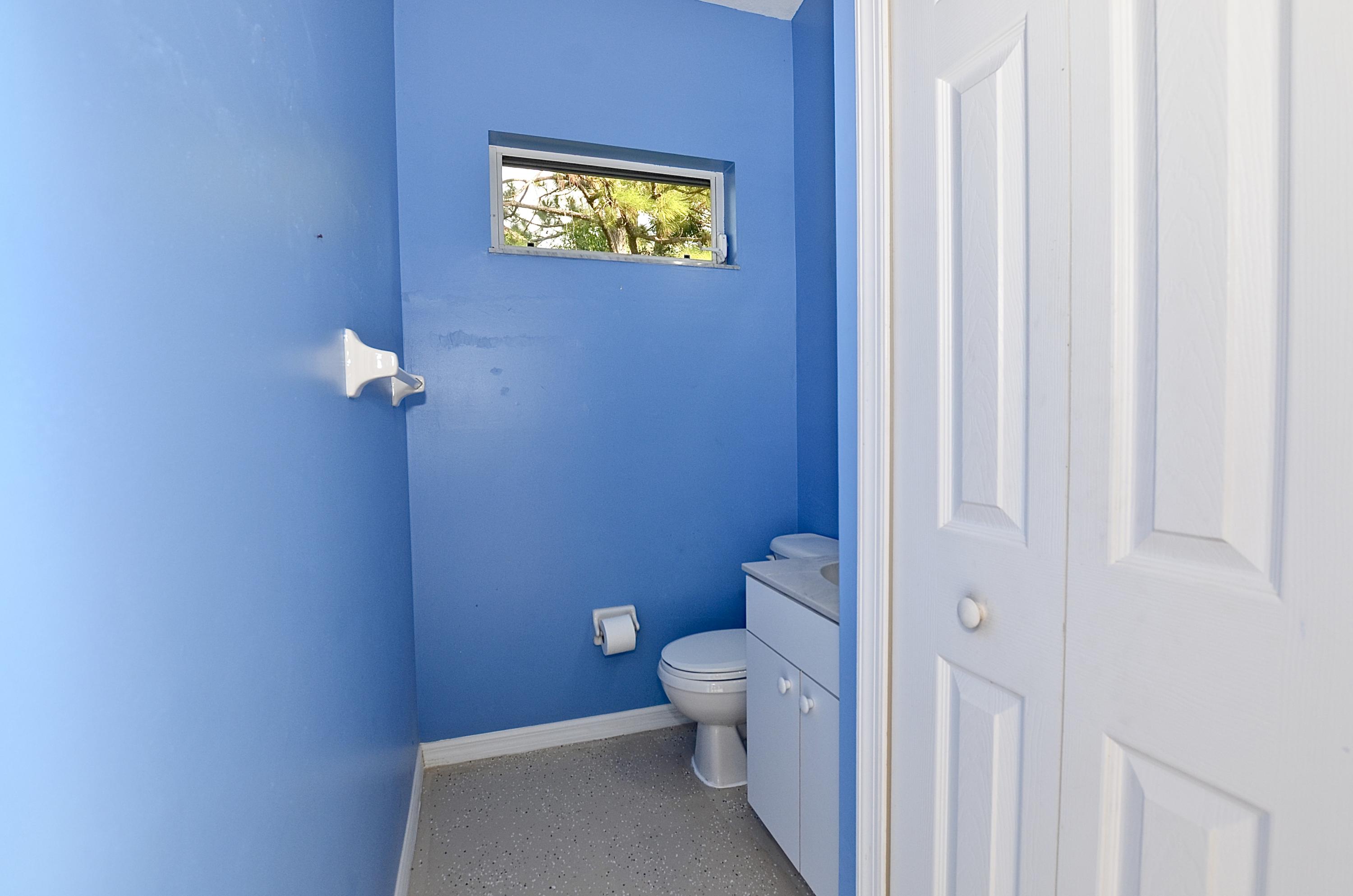 331 Southeast Fisk Road Port St. Lucie, FL 34984 - Photo 27 of 28 Pool Bath