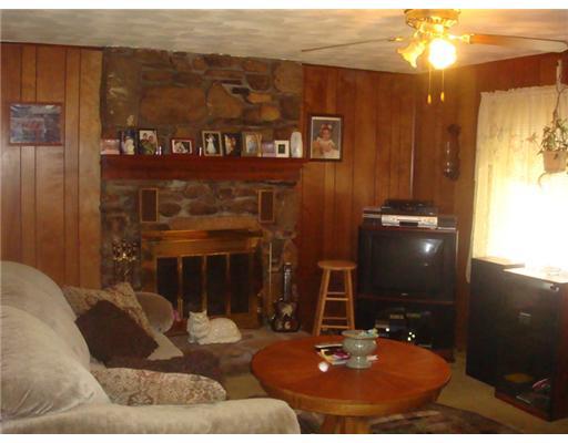 39 Monticello Road Pawtucket, RI 02861 - Photo 3 of 7 Living Room.