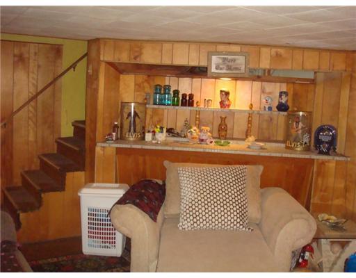 39 Monticello Road Pawtucket, RI 02861 - Photo 6 of 7 Den/Family/Great Room.