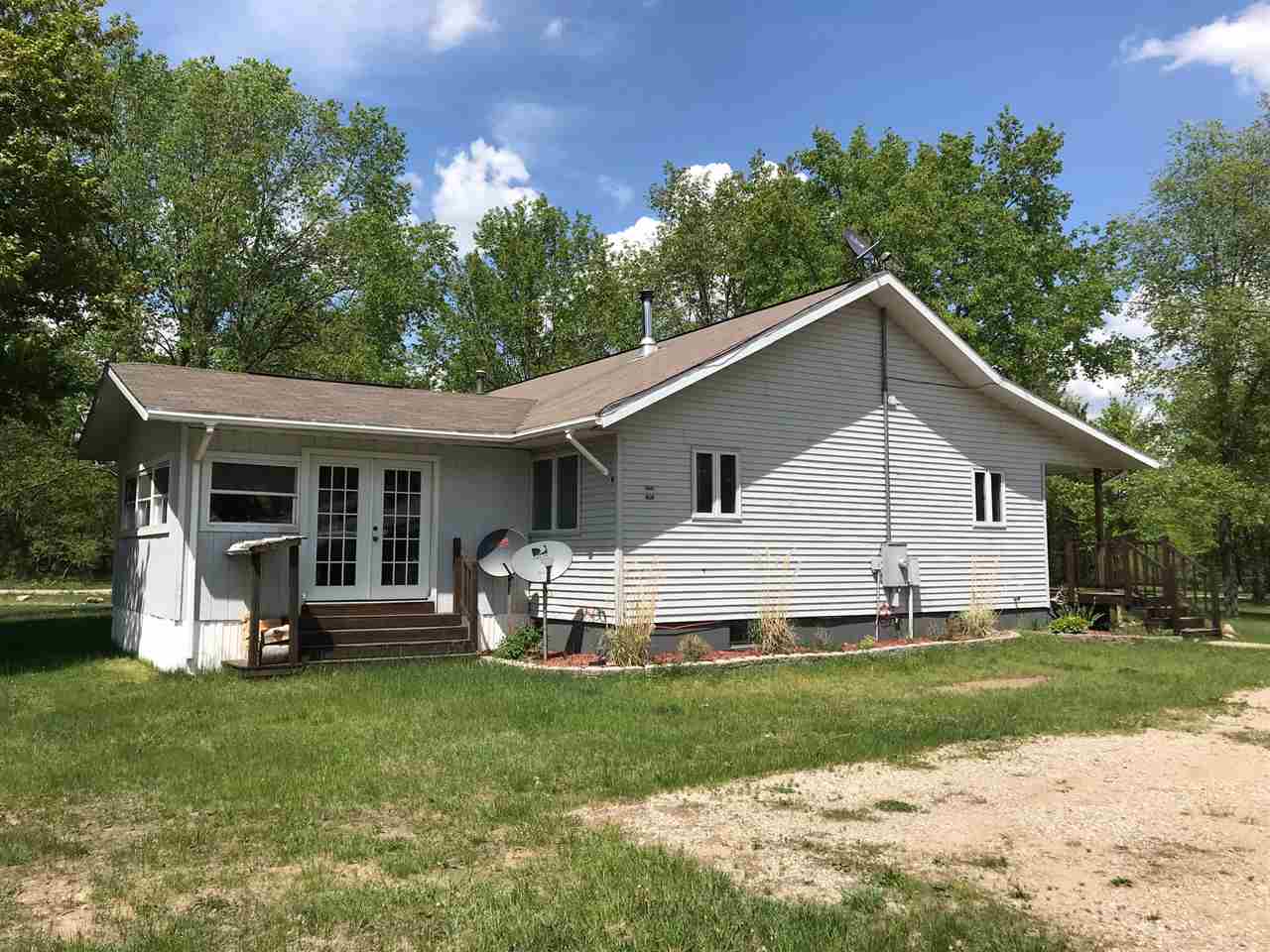 2786 South 33 Road Cadillac, MI 49601 - Photo 2 of 20 1847363-1.JPG