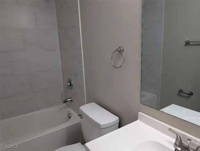 $1,850 | 2807 Southwest 8th Place, Unit 2807, Cape Coral, FL 33914