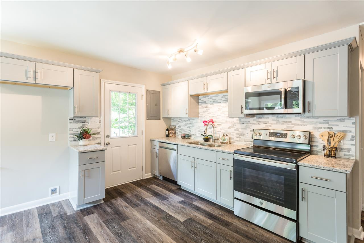 928 Beverly Drive Raleigh, NC 27610 - Photo 2 of 26 Photo 2