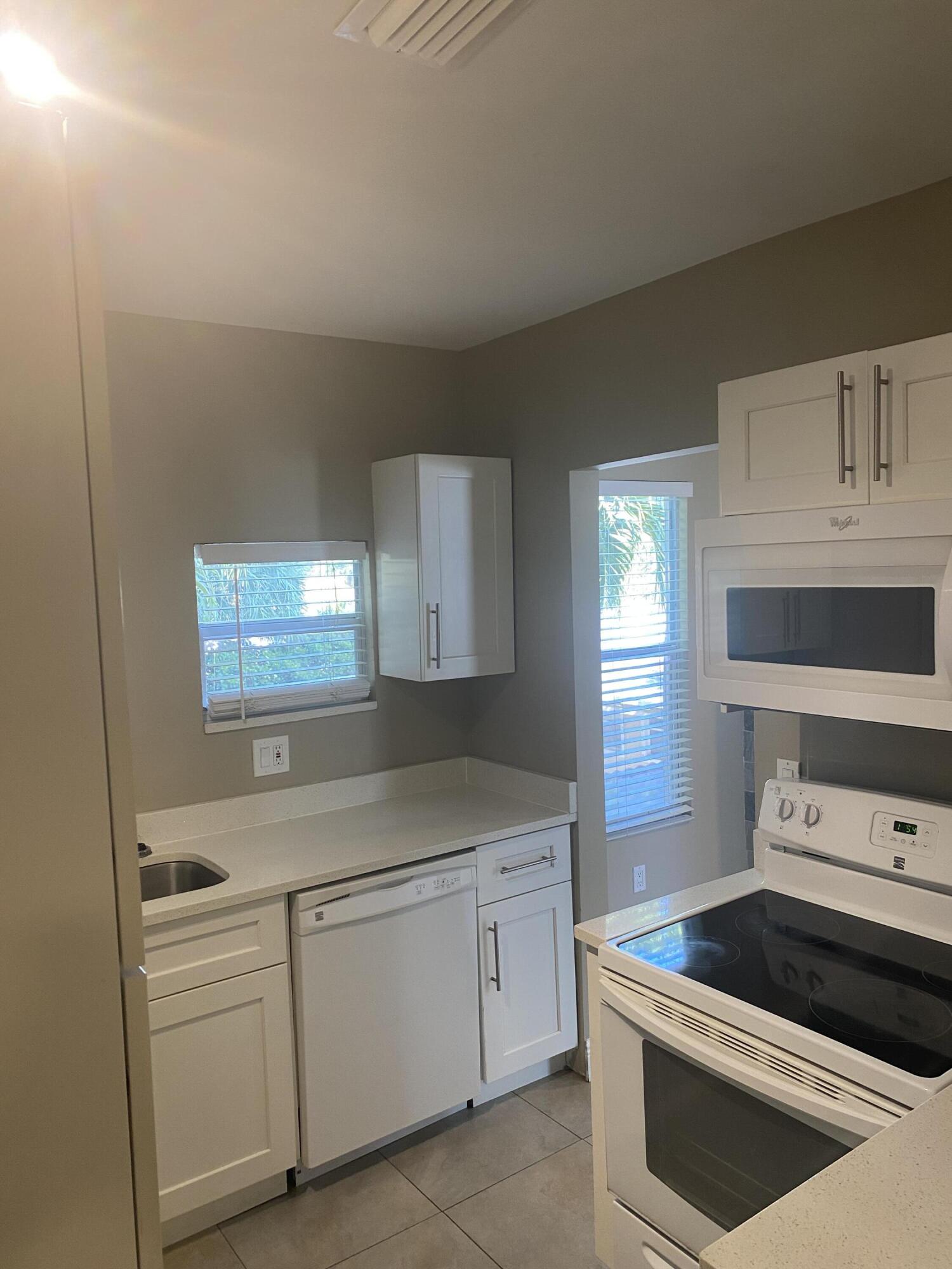 508 57th Street, Unit 5 West Palm Beach, FL 33407 - Photo 37 of 43 Photo Nov 17 2025, 2 17 33 PM