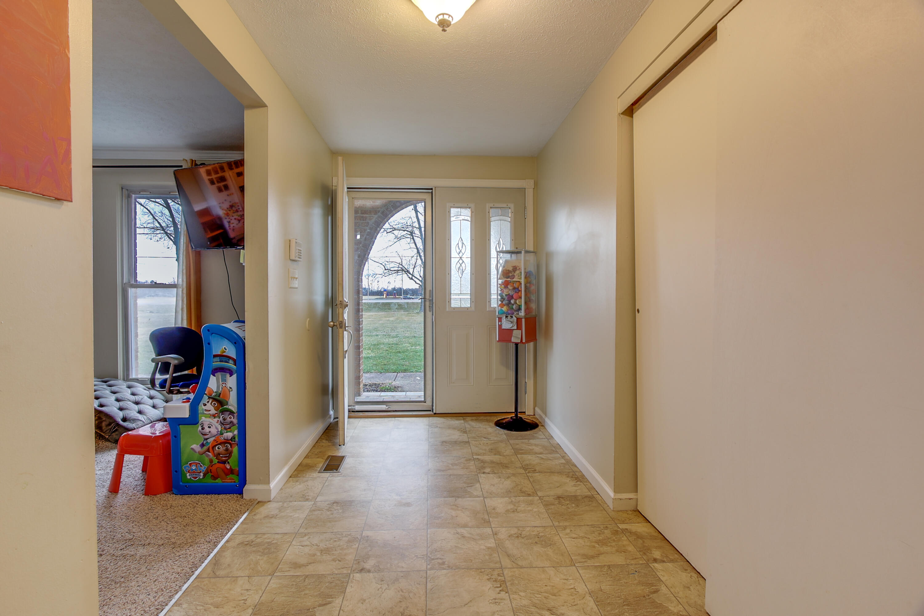 3715 Springfield Jamestown Road Springfield, OH 45502 - Photo 9 of 52