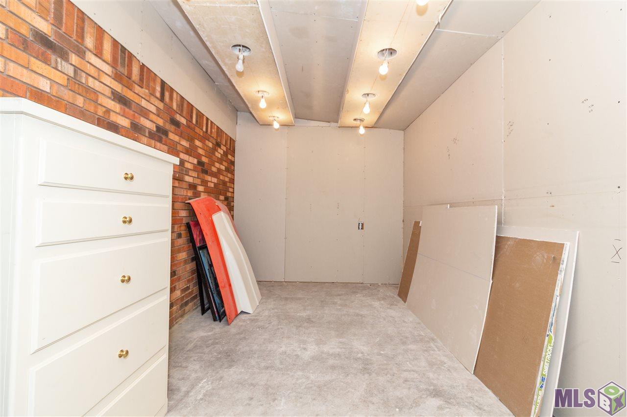 21362 Dewitt May Road Livingston, LA 70754 - Photo 12 of 21 MASTER CLOSET