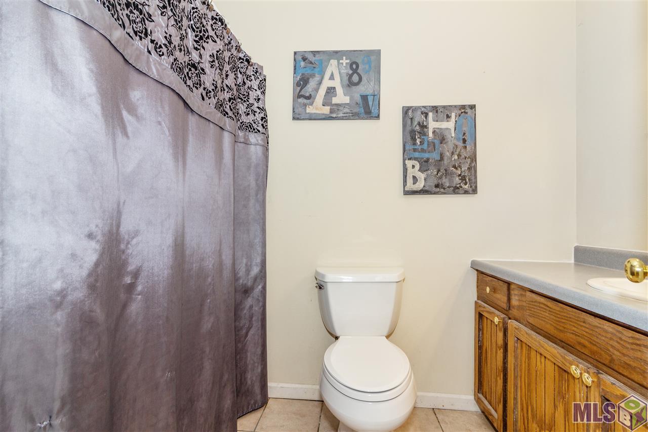 21362 Dewitt May Road Livingston, LA 70754 - Photo 19 of 21 HALL BATH