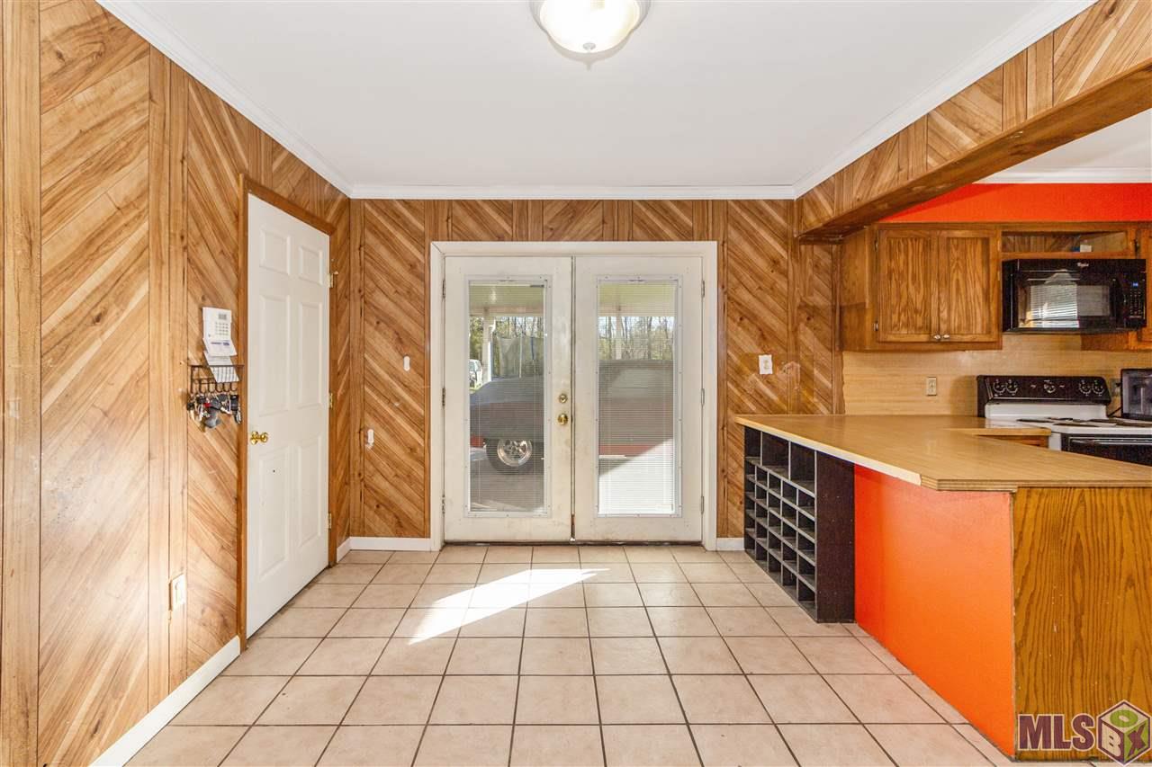 21362 Dewitt May Road Livingston, LA 70754 - Photo 8 of 21 BREAKFAST/DINING AREA PLUS BREAKFAST BAR