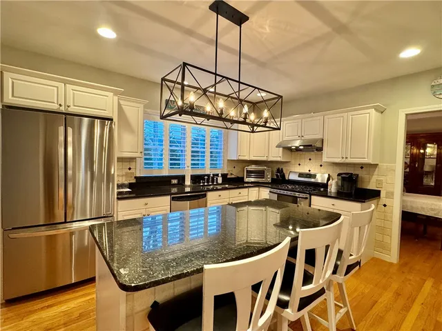 $4,600 | 34 Marian Avenue, Narragansett, RI 02882