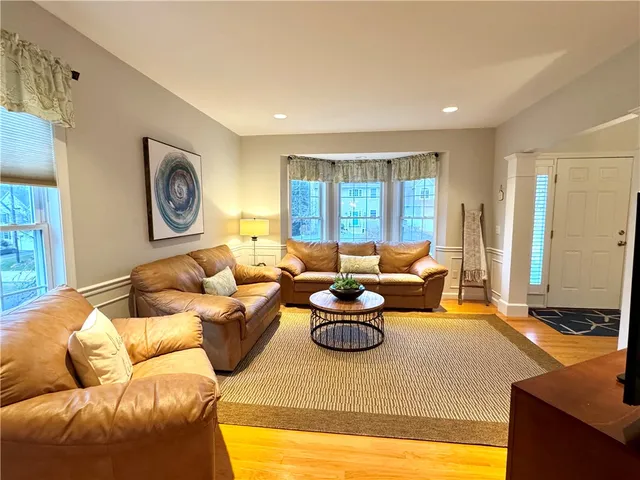 $4,600 | 34 Marian Avenue, Narragansett, RI 02882