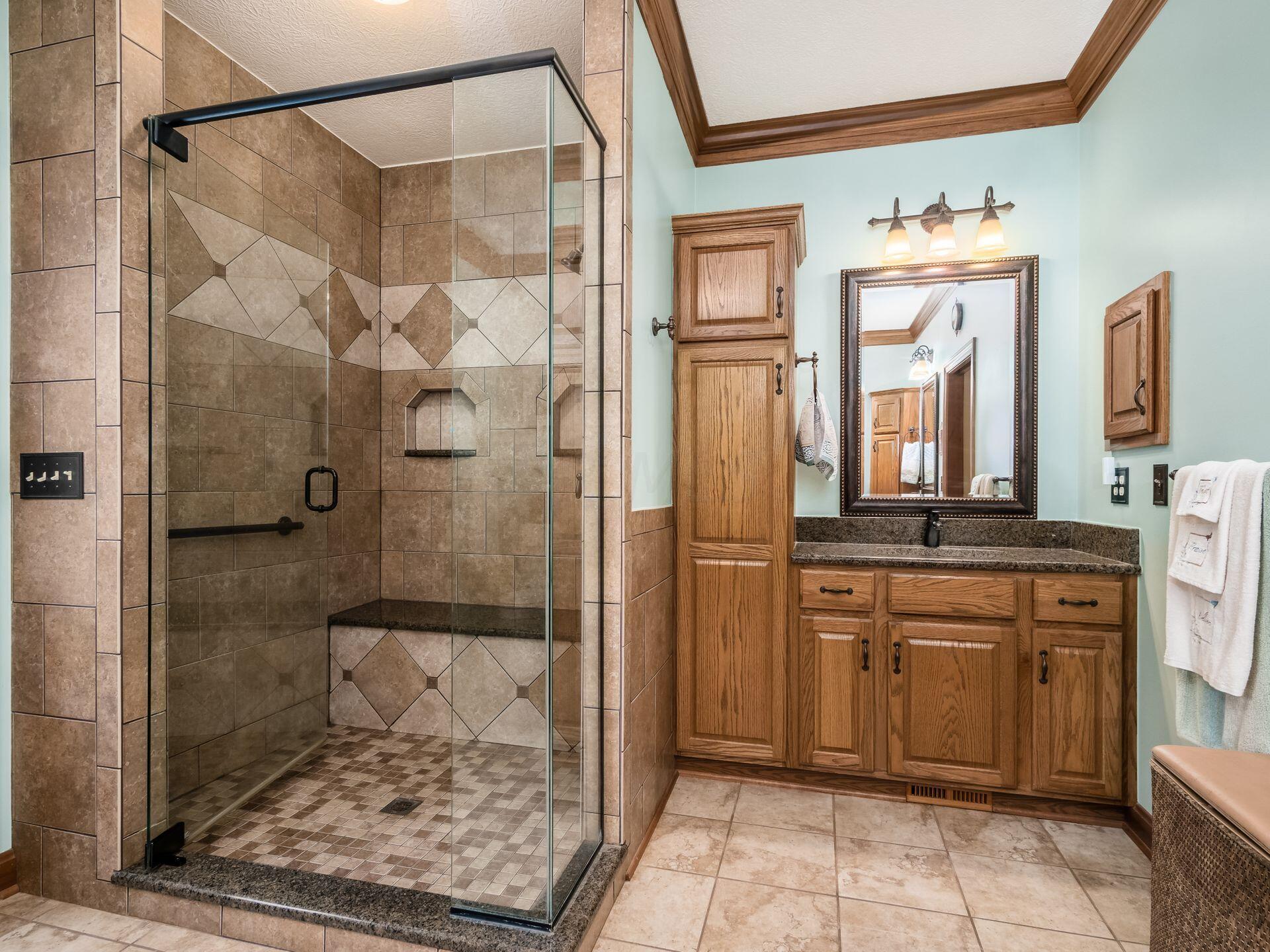 6767 Rovilla Road Blacklick, OH 43004 - Photo 23 of 53 Owners Bath