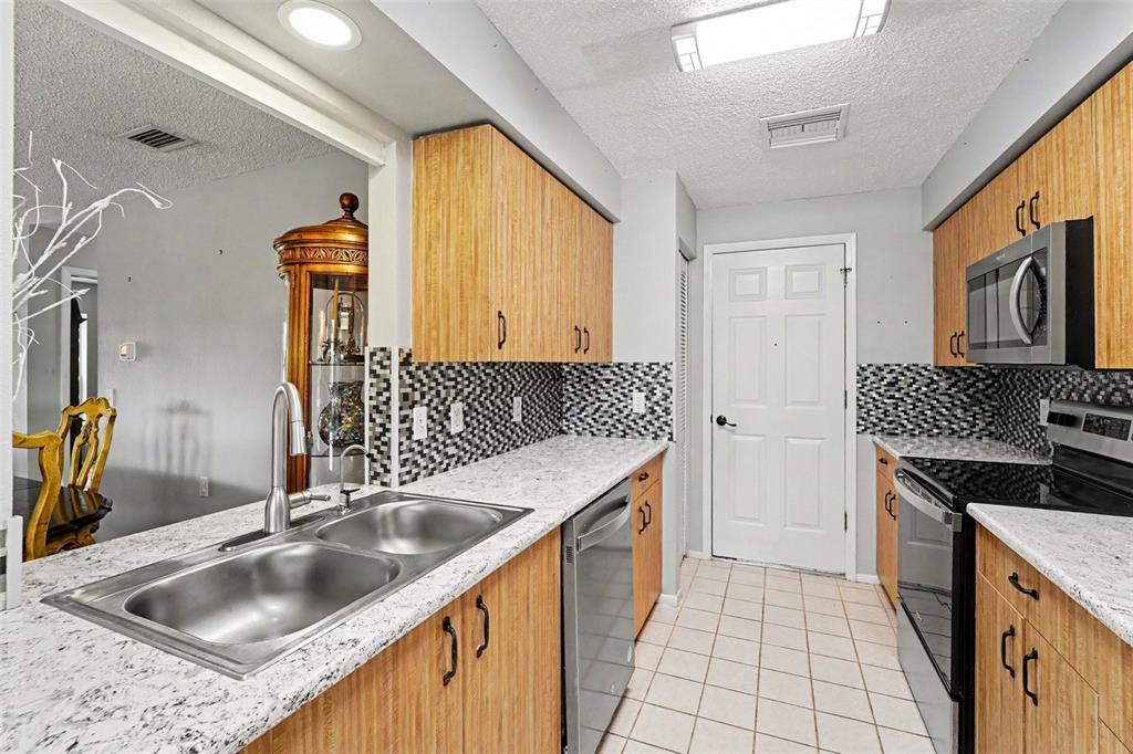 9022 Ramsgate Drive New Port Richey, FL 34655 - Photo 10 of 26 Gallery Image 10
