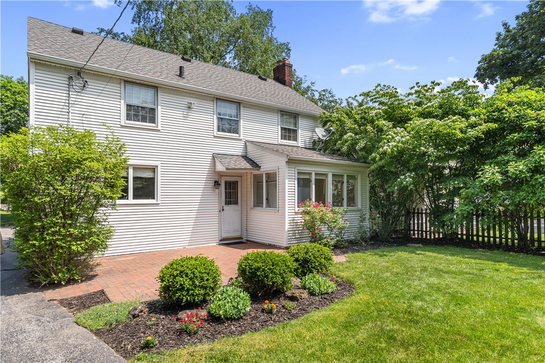 27 Covington Road Irondequoit, NY 14617 - Photo 9 of 43