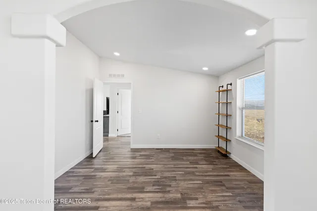 $950,000 | 184 Buttercup Lane, Bedford, WY 83112