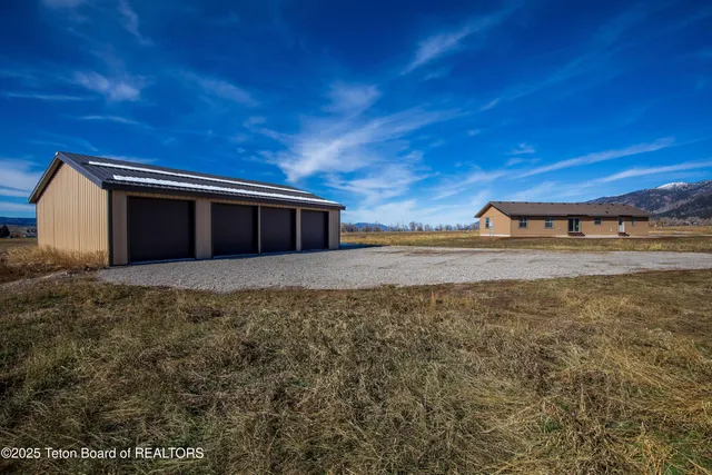 $950,000 | 184 Buttercup Lane, Bedford, WY 83112
