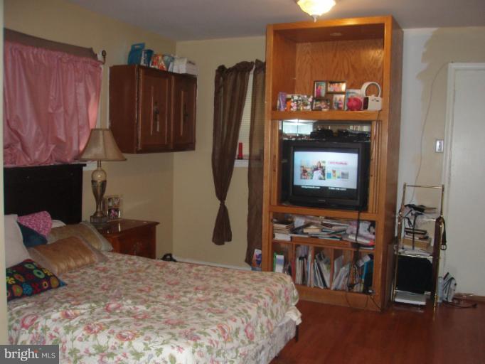 4113 Colie Drive Silver Spring, MD 20906 - Photo 5 of 11 Bedroom (Master)