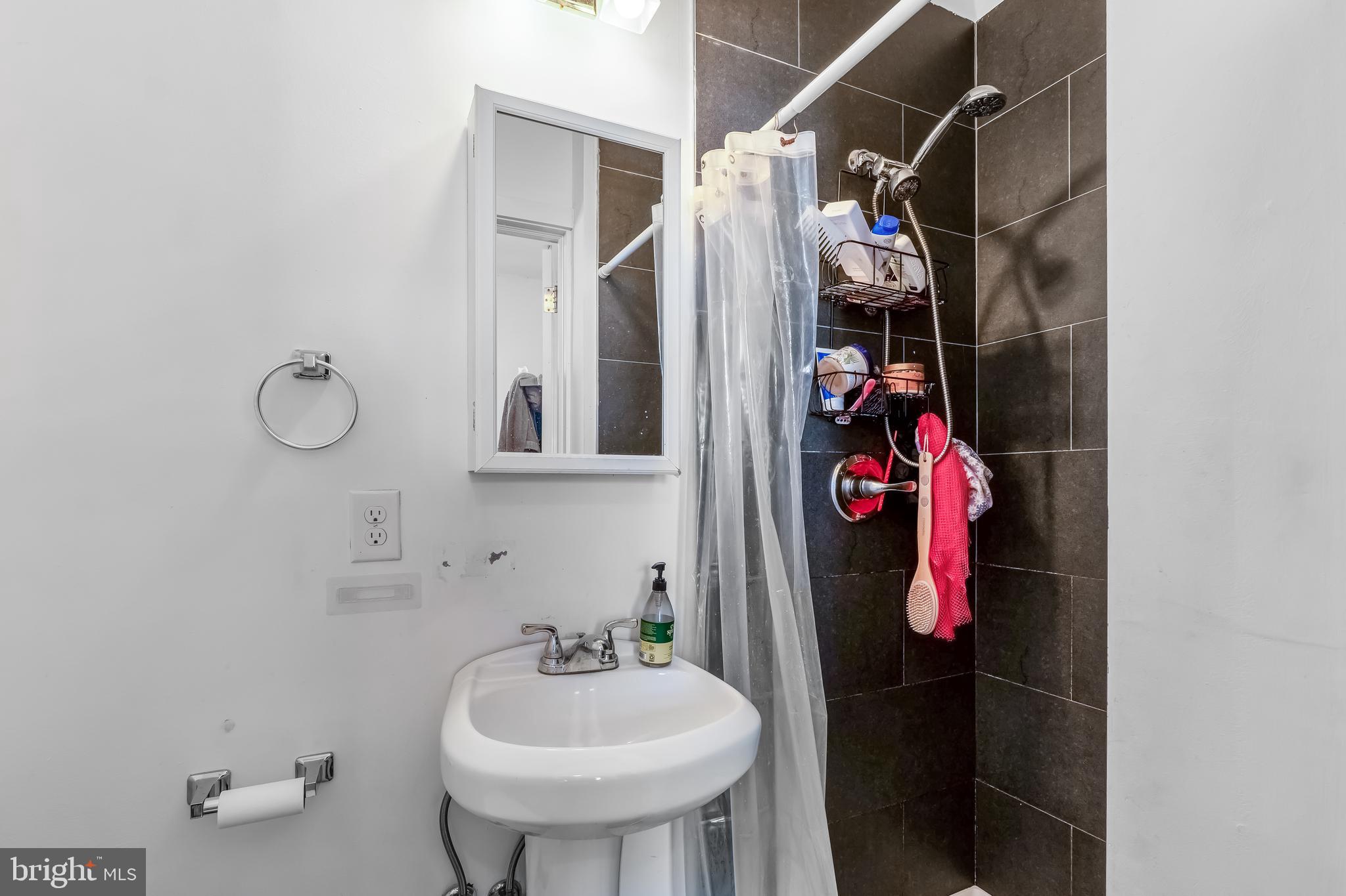1724 Monument Street, Unit B Philadelphia, PA 19121 - Photo 16 of 19