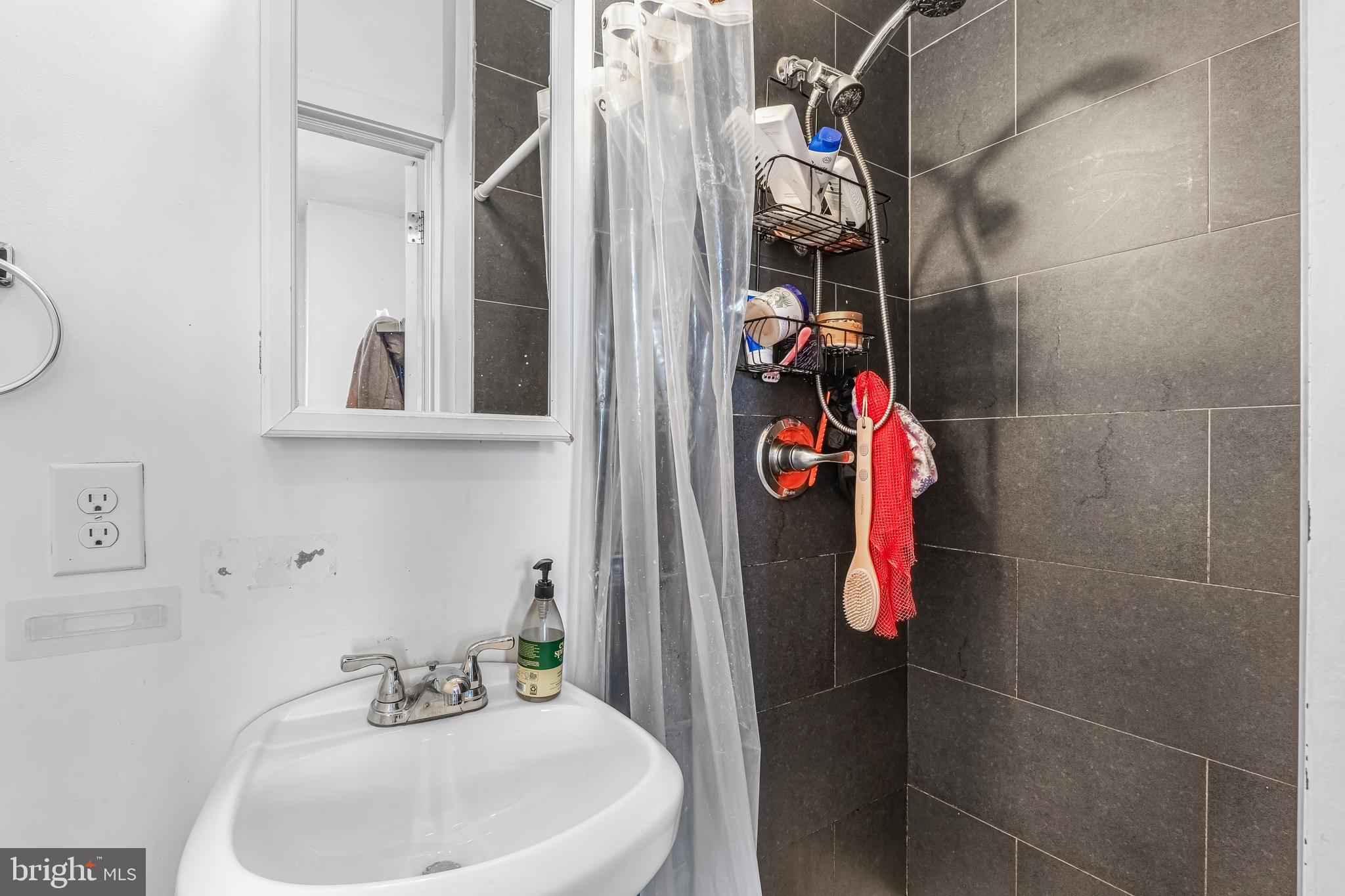 1724 Monument Street, Unit B Philadelphia, PA 19121 - Photo 8 of 19