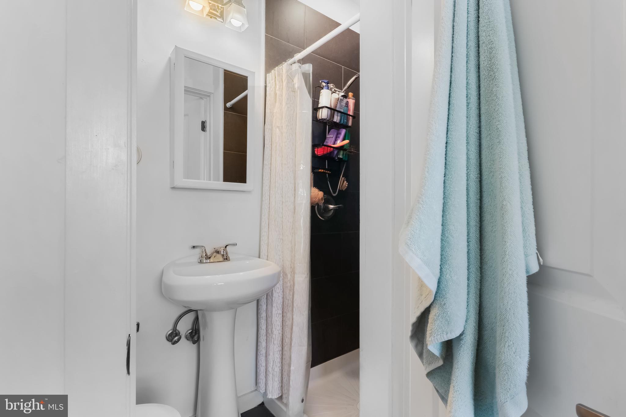 1724 Monument Street, Unit B Philadelphia, PA 19121 - Photo 10 of 19