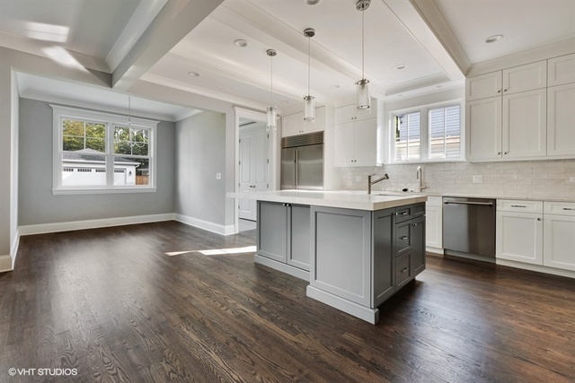 520 Orchard Lane Winnetka, IL 60093 - Photo 4 of 11