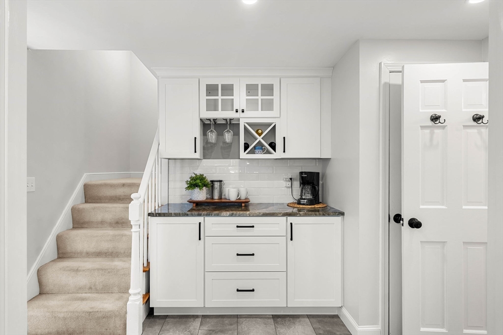 9 Towne Road Boxford, MA 01921 - Photo 7 of 40