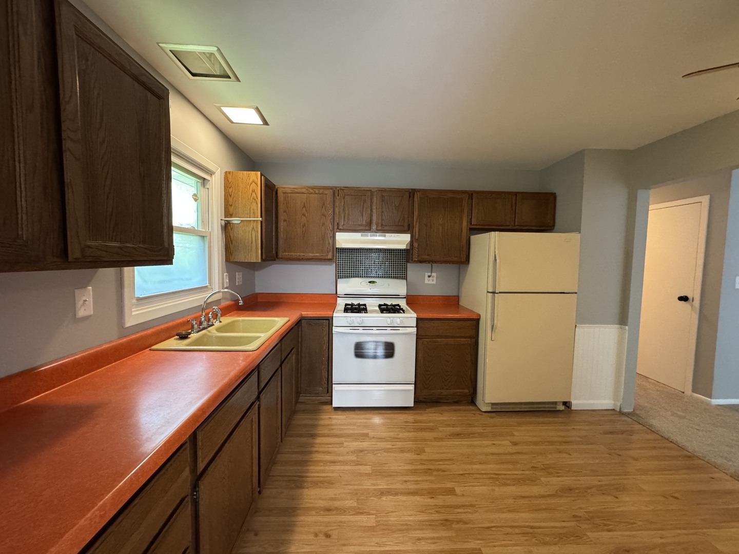 8421 Hickory Nut Grove Road Cary, IL 60013 - Photo 11 of 24