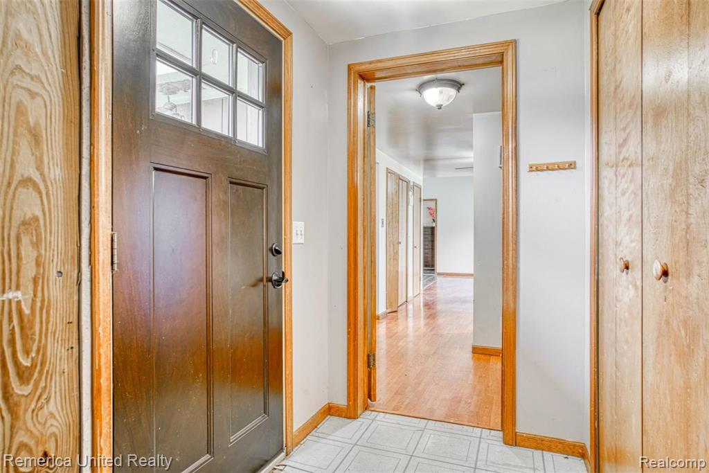 4687 Lansing Road Bancroft, MI 48414 - Photo 11 of 28
