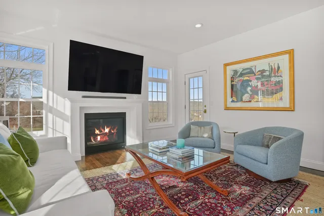 $1,250,000 | 190 Willow Creek Estates Drive, Southbury, CT 06488