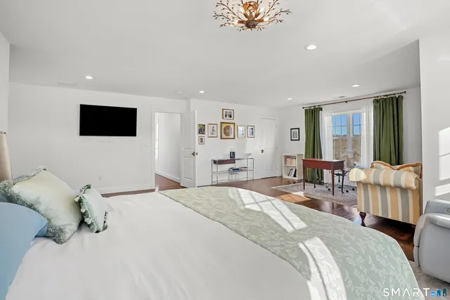 $1,250,000 | 190 Willow Creek Estates Drive, Southbury, CT 06488