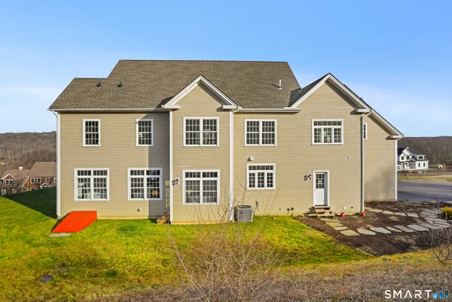 $1,250,000 | 190 Willow Creek Estates Drive, Southbury, CT 06488