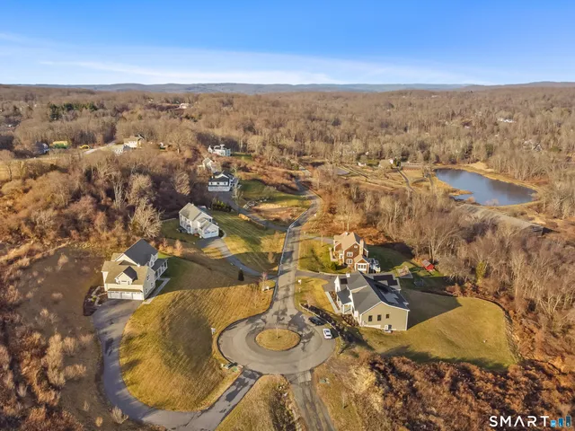 $1,250,000 | 190 Willow Creek Estates Drive, Southbury, CT 06488
