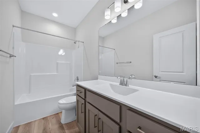 $599,900 | 232 Balmoral Gdns Court, Lake St. Louis, MO 63367