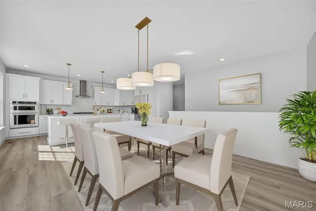 $599,900 | 232 Balmoral Gdns Court, Lake St. Louis, MO 63367