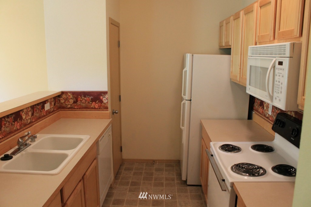 3012 Southeast 8th Street, Unit 2118 Renton, WA 98058 - Photo 4 of 15 Gallery Image 4
