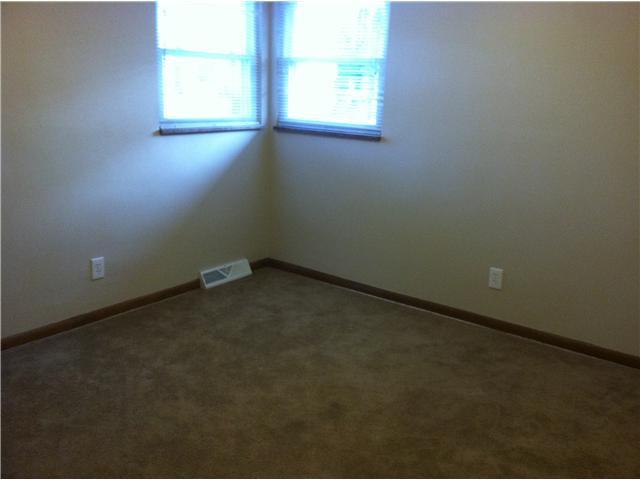 4458 Okell Road Columbus, OH 43224 - Photo 11 of 16 Gallery Image 11
