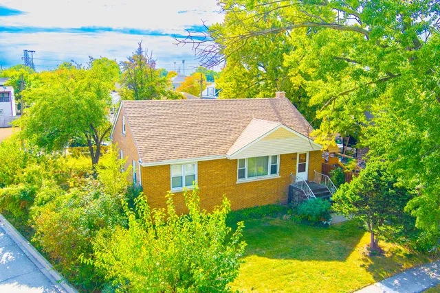 $289,000 | 7635 West 65th Place, Bedford Park, IL 60501