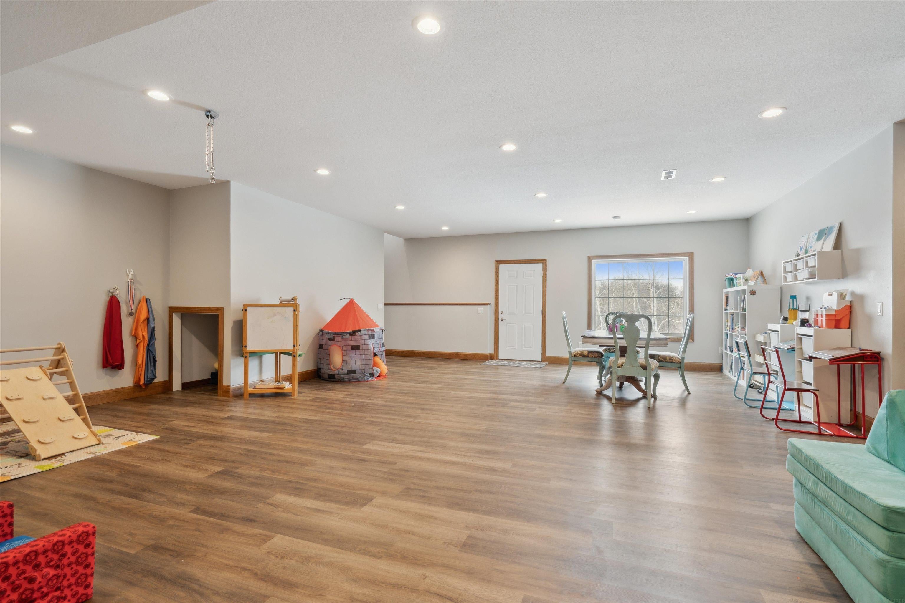 2402 Aspen Ln Road Decorah, IA 52101 - Photo 24 of 35 Gallery Image 24