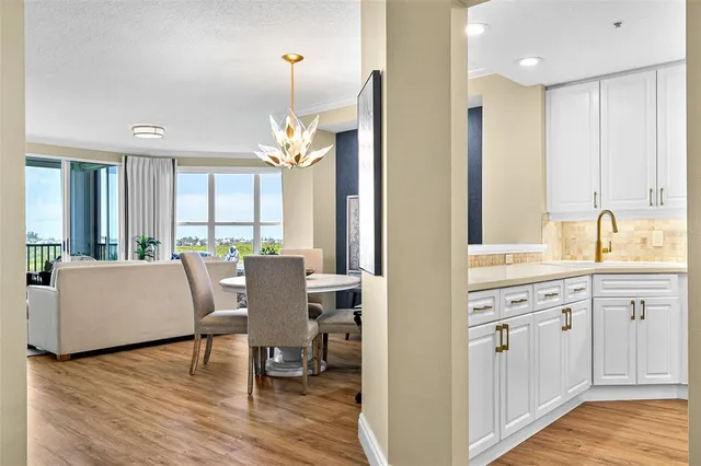 $525,000 | 5420 Eagles Point Circle, Unit 304, Sarasota, FL 34231