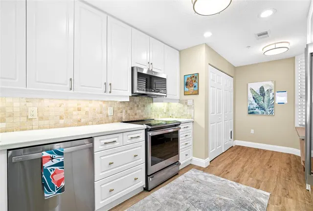 $525,000 | 5420 Eagles Point Circle, Unit 304, Sarasota, FL 34231