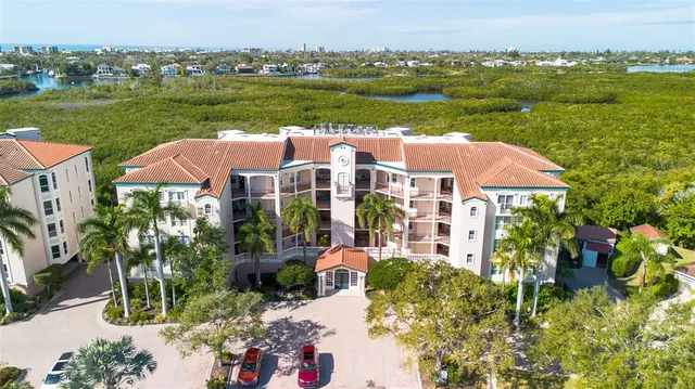 $525,000 | 5420 Eagles Point Circle, Unit 304, Sarasota, FL 34231