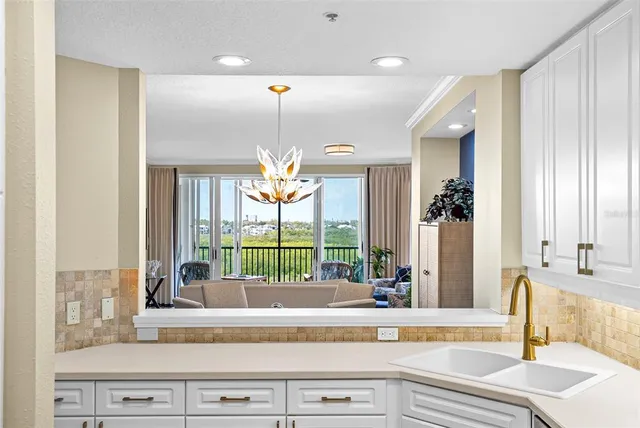 $525,000 | 5420 Eagles Point Circle, Unit 304, Sarasota, FL 34231