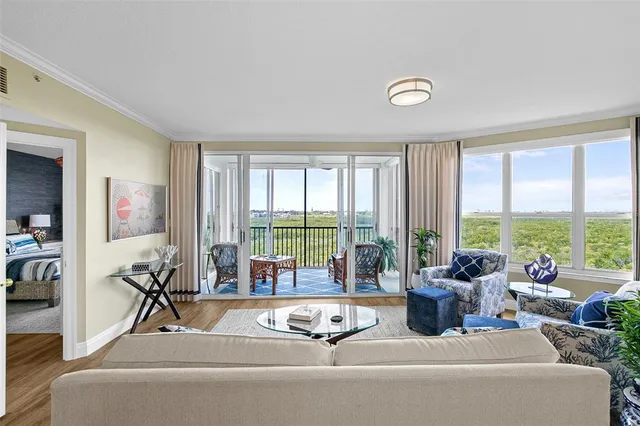 $525,000 | 5420 Eagles Point Circle, Unit 304, Sarasota, FL 34231